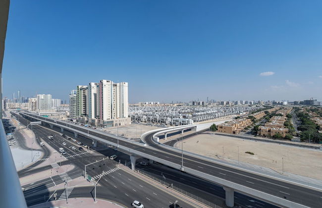 Cozy Studio Budget Friendly - Photo 35