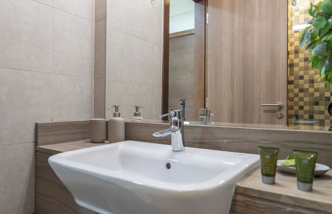 Cozy Studio Budget Friendly - Photo 31