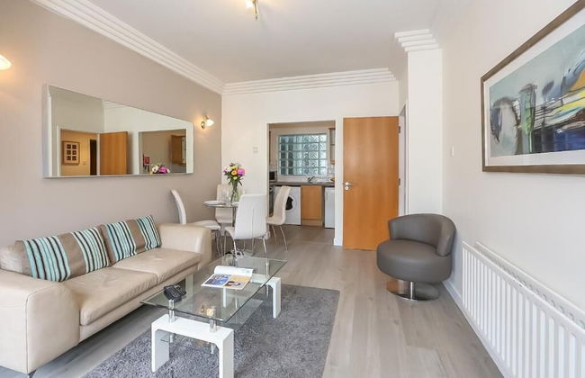 IFSC Townhouse Apartments - Photo 35