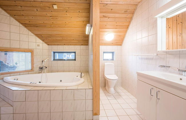 6 Person Holiday Home in Henne - Photo 15