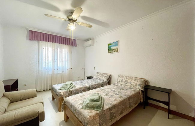 Villa in Roquetas Near Beach & Pool - Foto 5