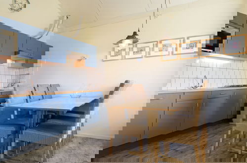Foto 4 - Comfortable Bungalow With Dishwasher, Near the Beach