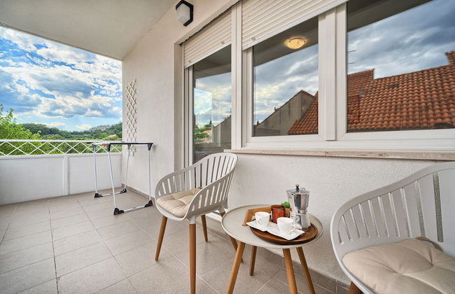 A2- Luxury apt w big Balcony, 4 min Walk to Beach - Photo 33