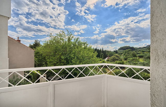 A2- Luxury apt w big Balcony, 4 min Walk to Beach - Photo 28