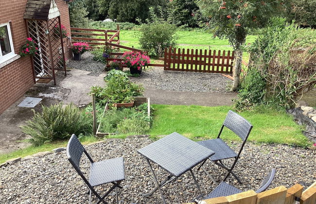 Lovely 2-bed Cottage in Pencarreg - Foto 11