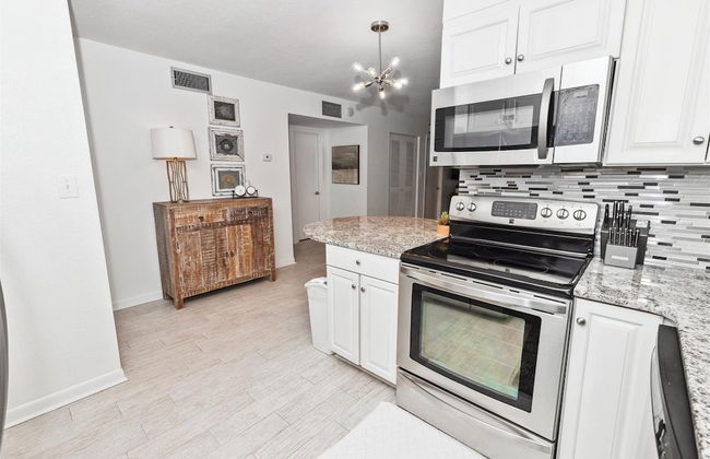 Dolphin Point 404a 2 Bedroom Condo by RedAwning - Foto 13