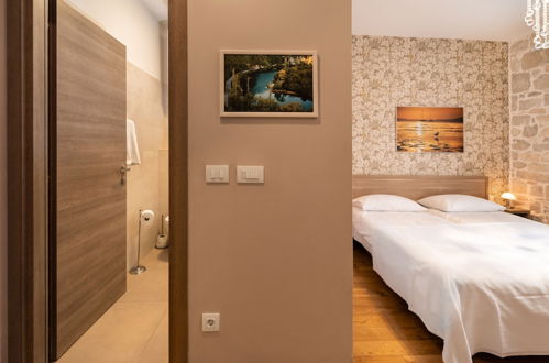 Photo 30 - Tifani Luxury Rooms 2