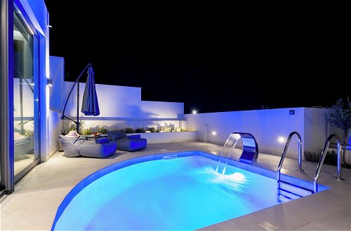 Foto 21 - White Cliff Luxury Suites