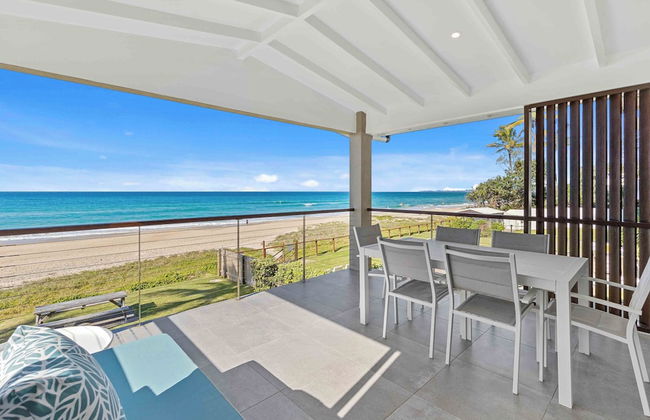 Albatross Beachfront 3 Bedroom Apartment - Photo 21