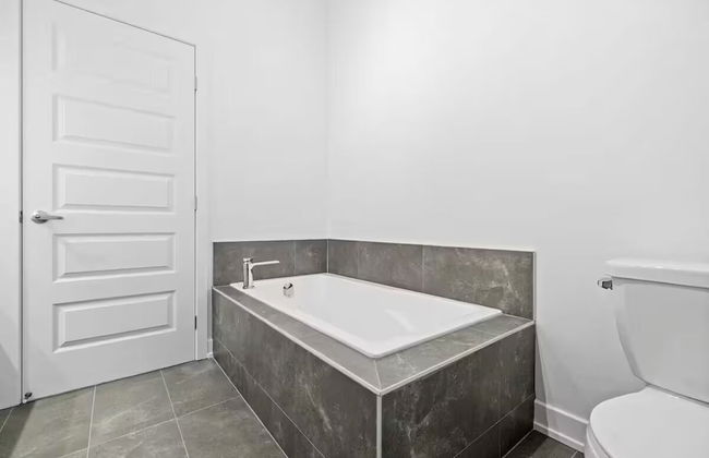 Chelsea Suites - Photo 32