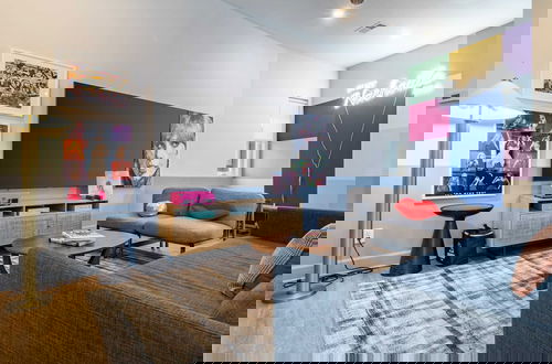 Foto 1 - The Conway by AvantStay Modern Comfort Near Downtown Nashville