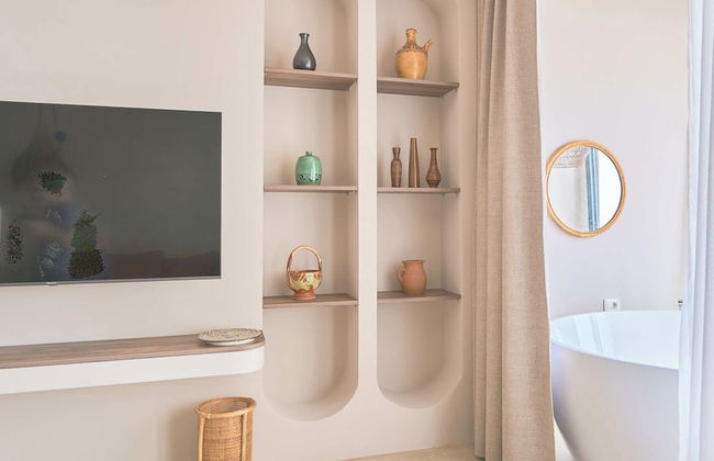 AZAR LUXURY SUITES - Photo 19