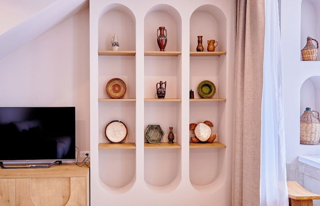 AZAR LUXURY SUITES - Photo 17