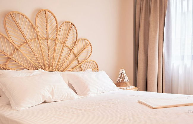 AZAR LUXURY SUITES - Photo 2
