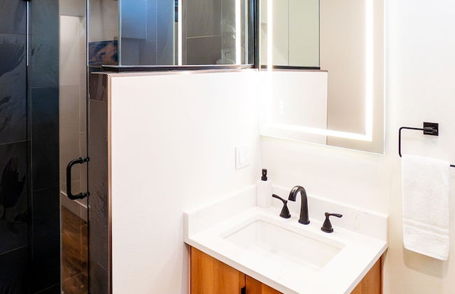 Horsefeathers Hotel - Photo 38