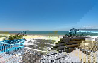 Foto 1 - Luxury Beach Front Pool Home In Paradise! 8 Bedroom Home by RedAwning