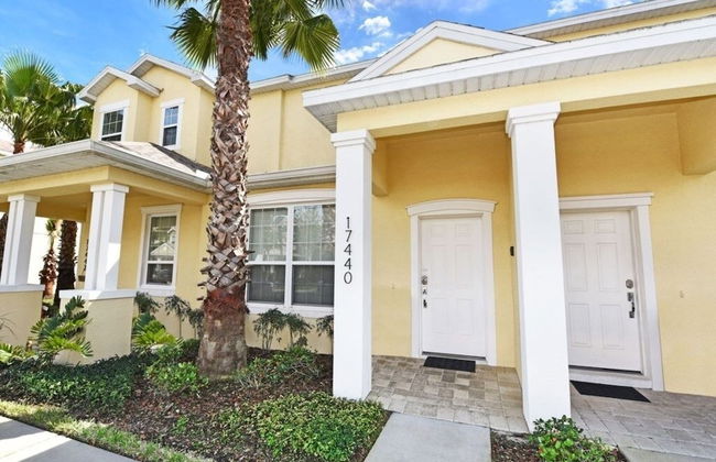 Beautiful 3-bed 10 Minutes From Disney-17440 Serenity Resort 3 Bedroom Townhouse by RedAwning - Foto 1