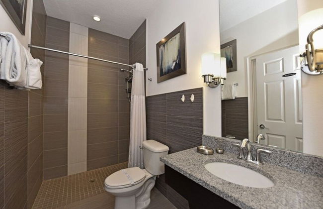 Beautiful 3-bed 10 Minutes From Disney-17440 Serenity Resort 3 Bedroom Townhouse by RedAwning - Foto 19