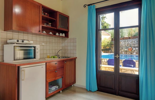 Heliopetra Studios, Small Village Close to Beaches - Photo 12