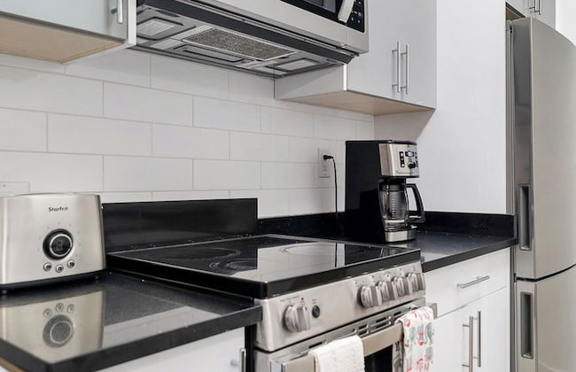 Charming 1BR Lakeside - Foto 6