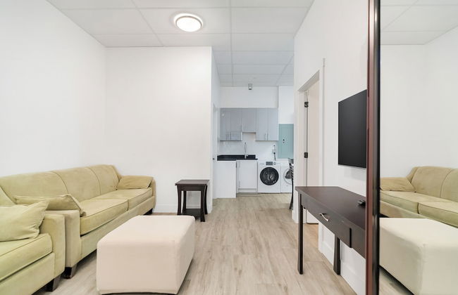 Charming 1BR Lakeside - Foto 12