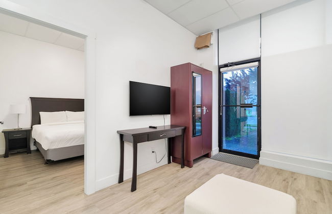 Charming 1BR Lakeside - Foto 3