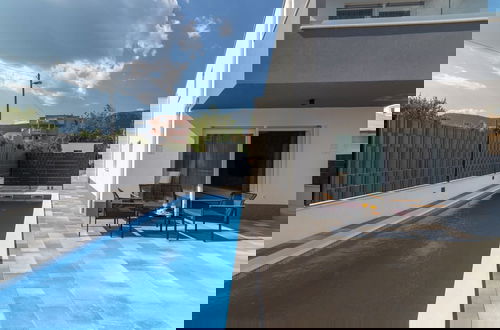 Foto 25 - Luxury Kastela Villa With Heated Pool and Lounge Area