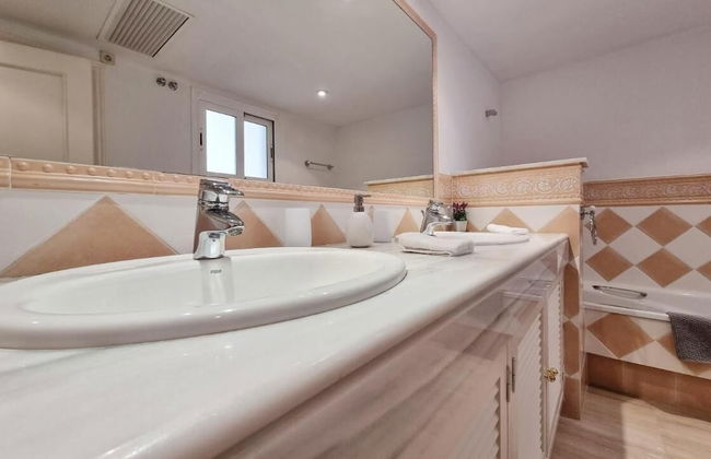 Luxury Hacienda With sea View - Photo 23