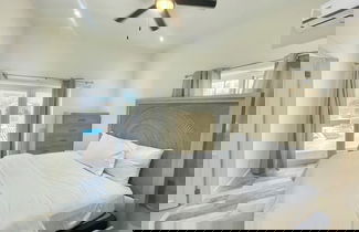 Photo 2 - Palms Paradise: Romantic Beach House