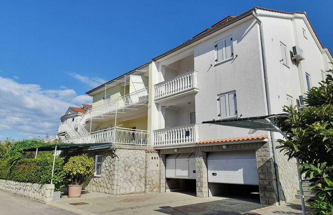 Refined and Timeless Krk Apartment With Terrace - Foto 23