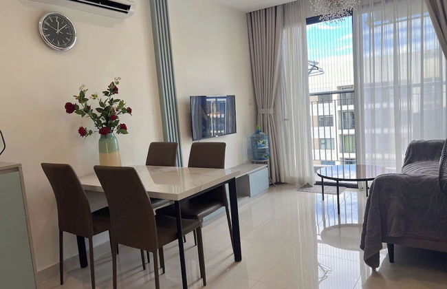 SURIHOME- Vinhomes Grand Park Apartments - Photo 2