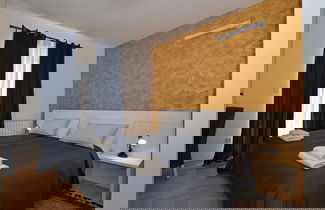Photo 2 - Sophisticated and Chic Villa With Pool