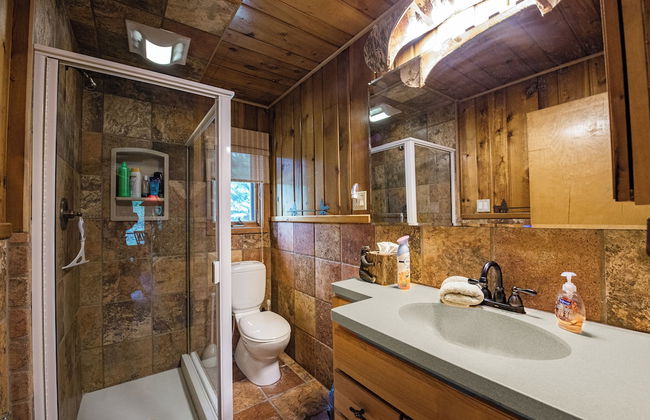 Cozy Riverside Getaway Pine Bend Cottage - Photo 18