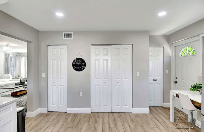 Fully Updated Home Sleeps 8 5 Min to the Beach! - Photo 28