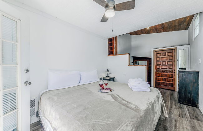 Midtown Lodge - Photo 23