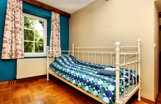 Magnificent Holiday Home in Baronville With Heated Pool & Billiards - Foto 8