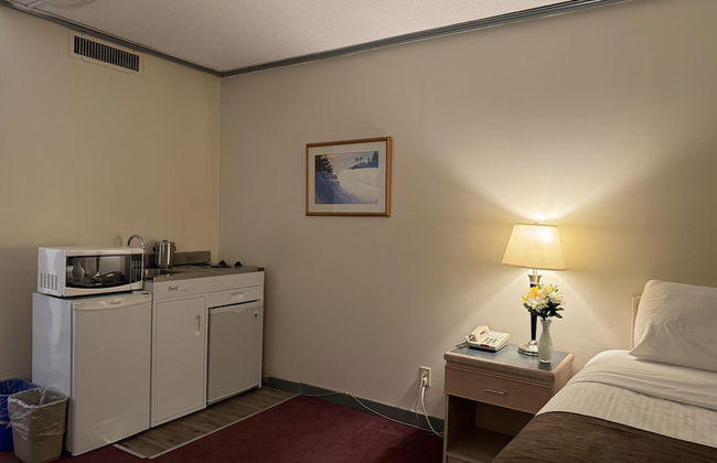 Divya Sutra Plaza and Conference Centre, Vernon, BC - Foto 31