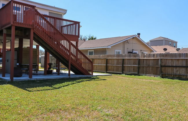 Great Location Spacious Yard Coffee bar - Photo 2