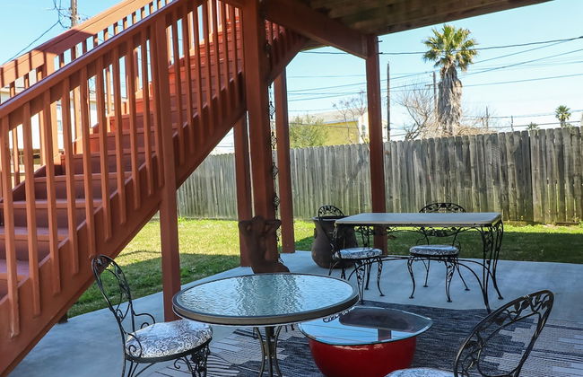 Great Location Spacious Yard Coffee bar - Photo 16