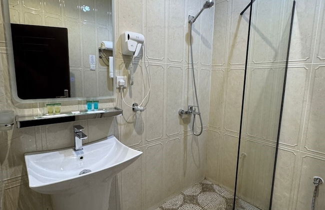 ROSELAND UMLUJ HOTEL - Photo 41