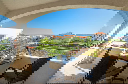 Foto 32 - Sunshine Holiday Home