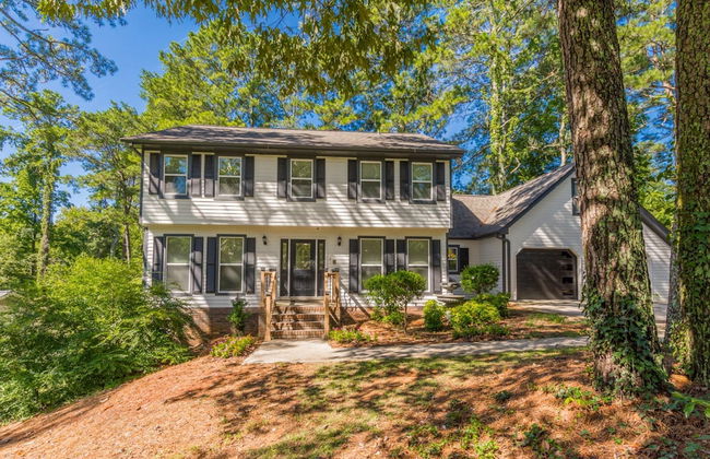 Beautiful Large Newly Renovated 5 Bedroom House - Photo 58