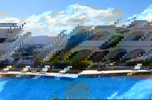 Photo 34 - Sunny and Family Friendly Apartment Directly at the Pool
