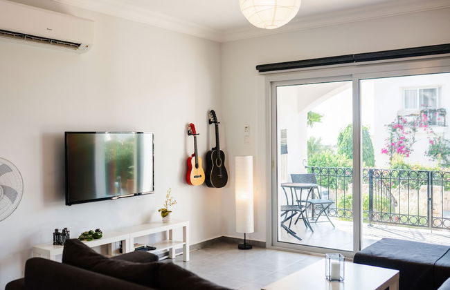 Sunny and Family Friendly Apartment Directly at the Pool - Foto 22