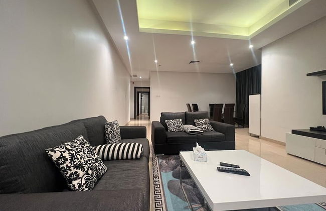 White luxury Suite hotel - Photo 11