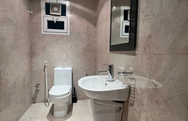 White luxury Suite hotel - Photo 16