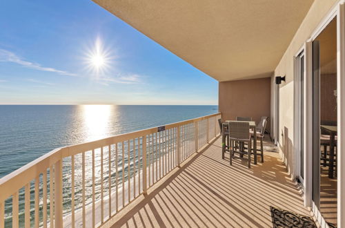 Photo 37 - Gulf Front Master Bedroom! 2 Pools & Hot Tubs! Sleeps 8