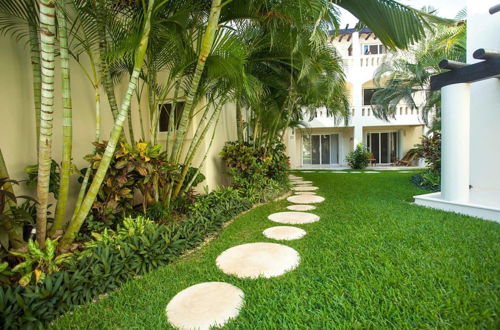 Foto 16 - Great 2BR Condo Steps to Beach w Pool Sleeps 8