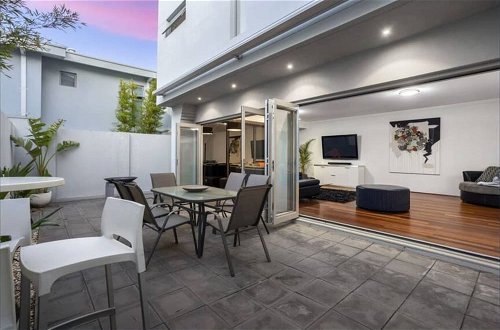 Photo 24 - Fantastic 3 BDR Home With Alfresco, BBQ + Parking