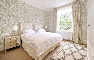 Photo 3 - Luxury Kensington Apartment